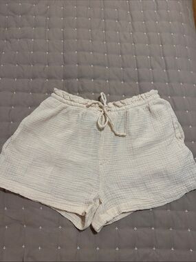 Women's High-Rise Gauze Tie-Waist Pull-On Shorts - Universal Thread Cream S